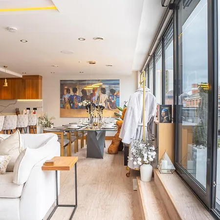 Saint Paul - Unrivalled 3br Penthouse With Hot Tub Apartament *