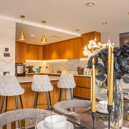 Saint Paul - Unrivalled 3br Penthouse With Hot Tub Apartament Leeds (West Yorkshire)