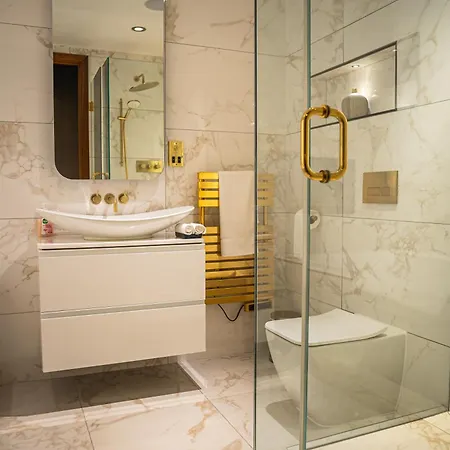 Apartament Saint Paul - Unrivalled 3br Penthouse With Hot Tub *