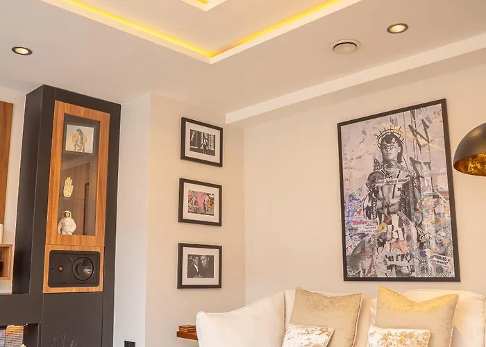 Saint Paul - Unrivalled 3br Penthouse With Hot Tub * Лидс