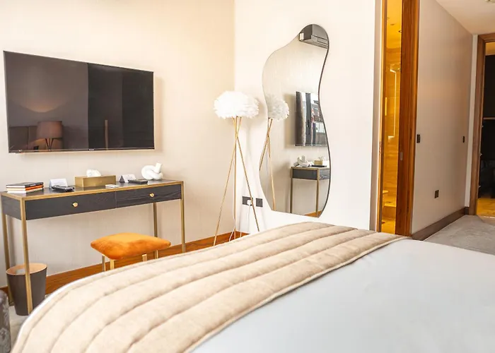 Апартаменты Saint Paul - Unrivalled 3br Penthouse With Hot Tub Лидс