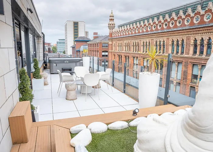 Saint Paul - Unrivalled 3br Penthouse With Hot Tub