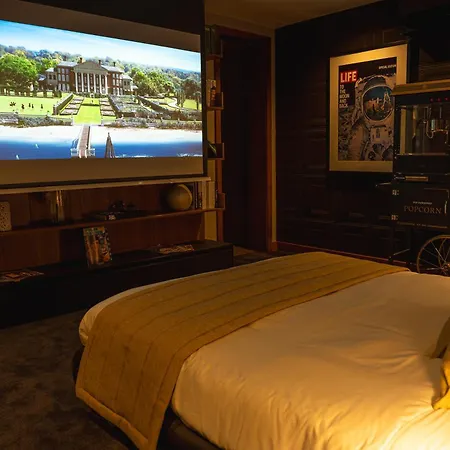 Saint Paul - Unrivalled 3br Penthouse With Hot Tub リーズ